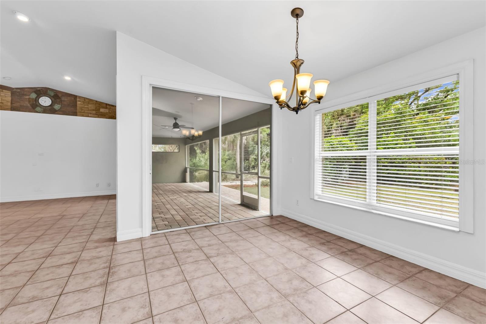 Image 17 of 50 For 1485 Justica Street