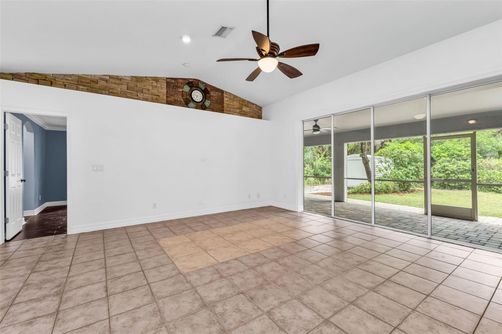 Image 7 of 50 For 1485 Justica Street