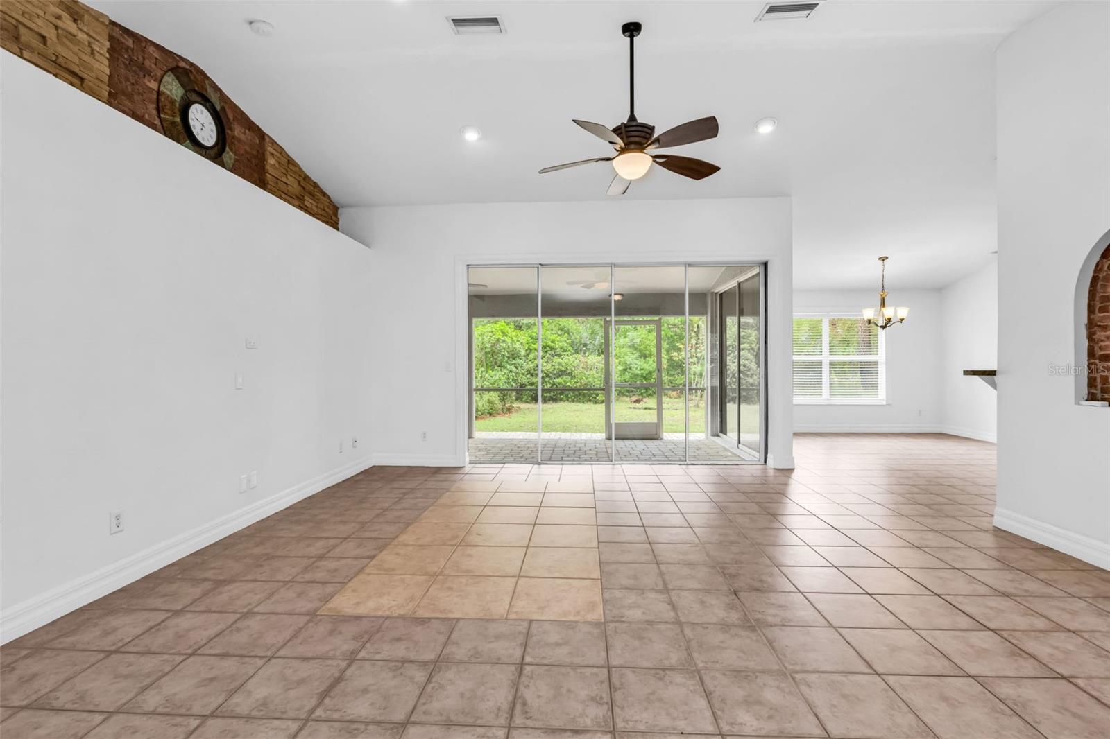 Image 8 of 50 For 1485 Justica Street