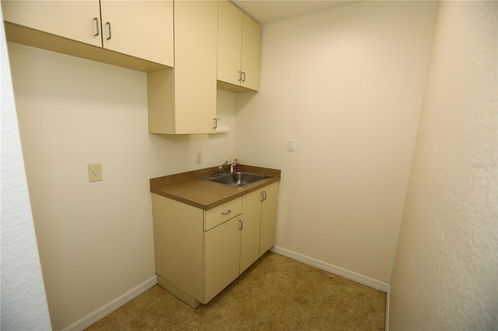 Image 13 of 18 For 8270 Burnt Store Road 3