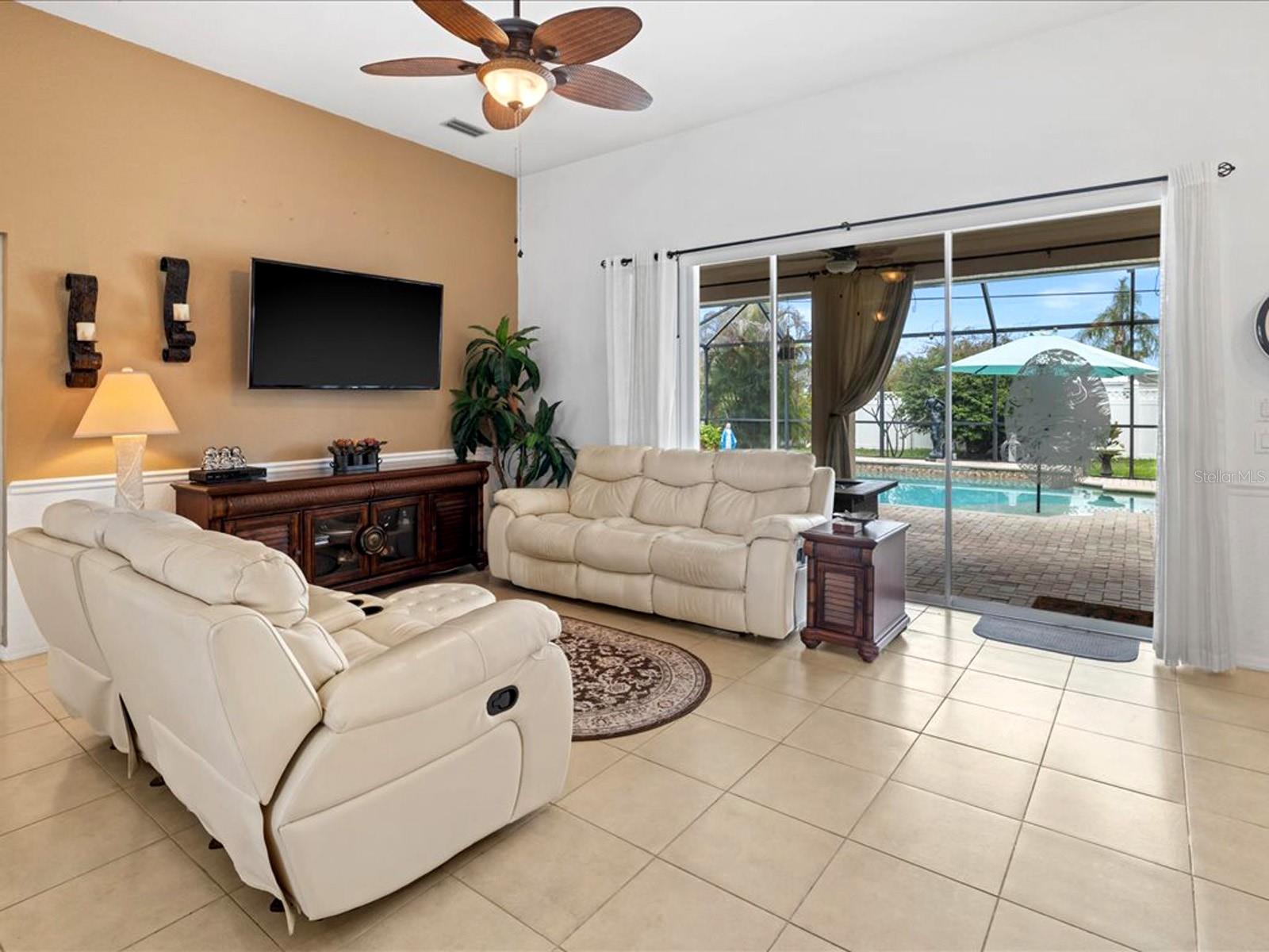 Image 6 of 51 For 32 Orlando Boulevard