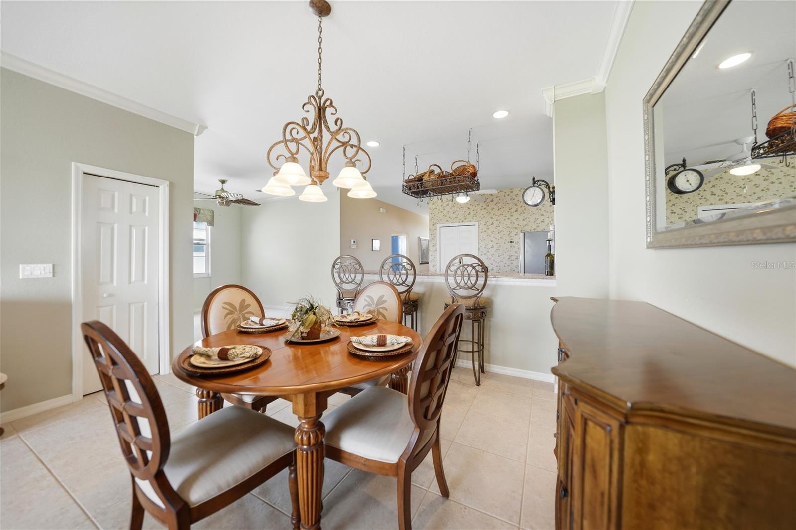 Image 16 of 45 For 2002 Bal Harbor Boulevard 1822