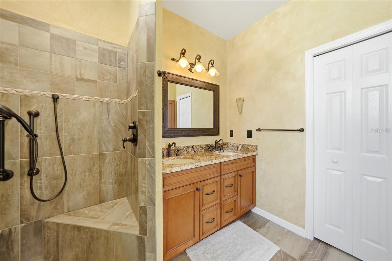 Image 27 of 45 For 2002 Bal Harbor Boulevard 1822