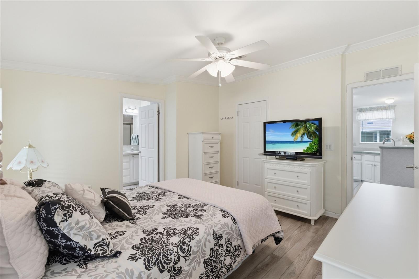 Image 31 of 51 For 15550 Burnt Store Road 30