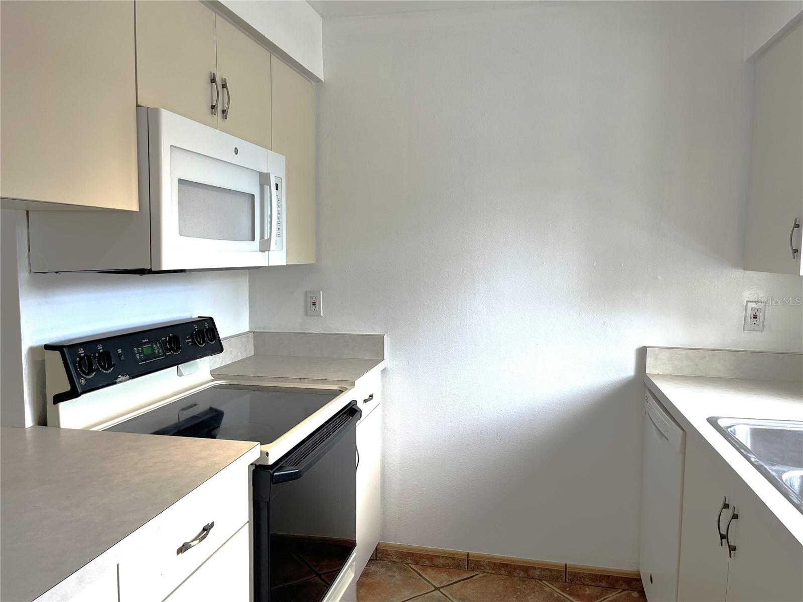 Image 10 of 34 For 2724 Hidden Lake Boulevard A