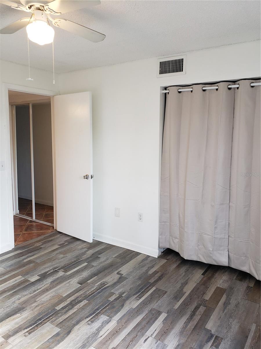 Image 23 of 34 For 2724 Hidden Lake Boulevard A