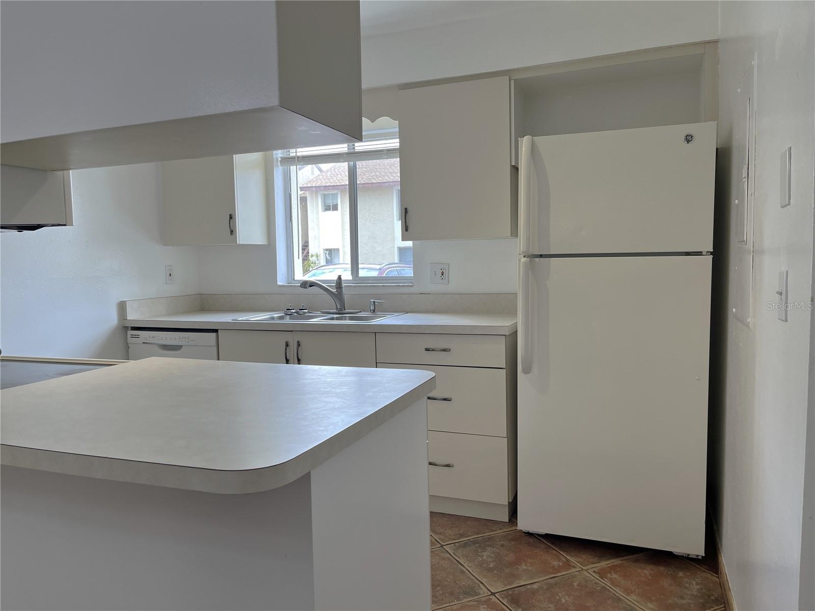 Image 8 of 34 For 2724 Hidden Lake Boulevard A