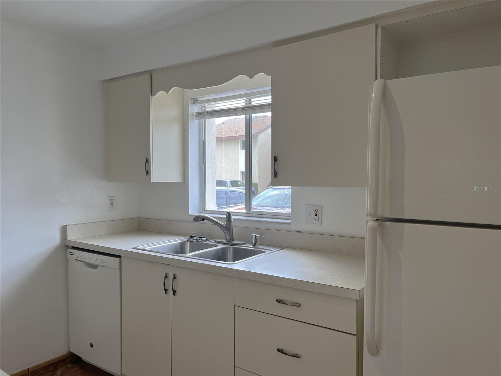 Image 9 of 34 For 2724 Hidden Lake Boulevard A