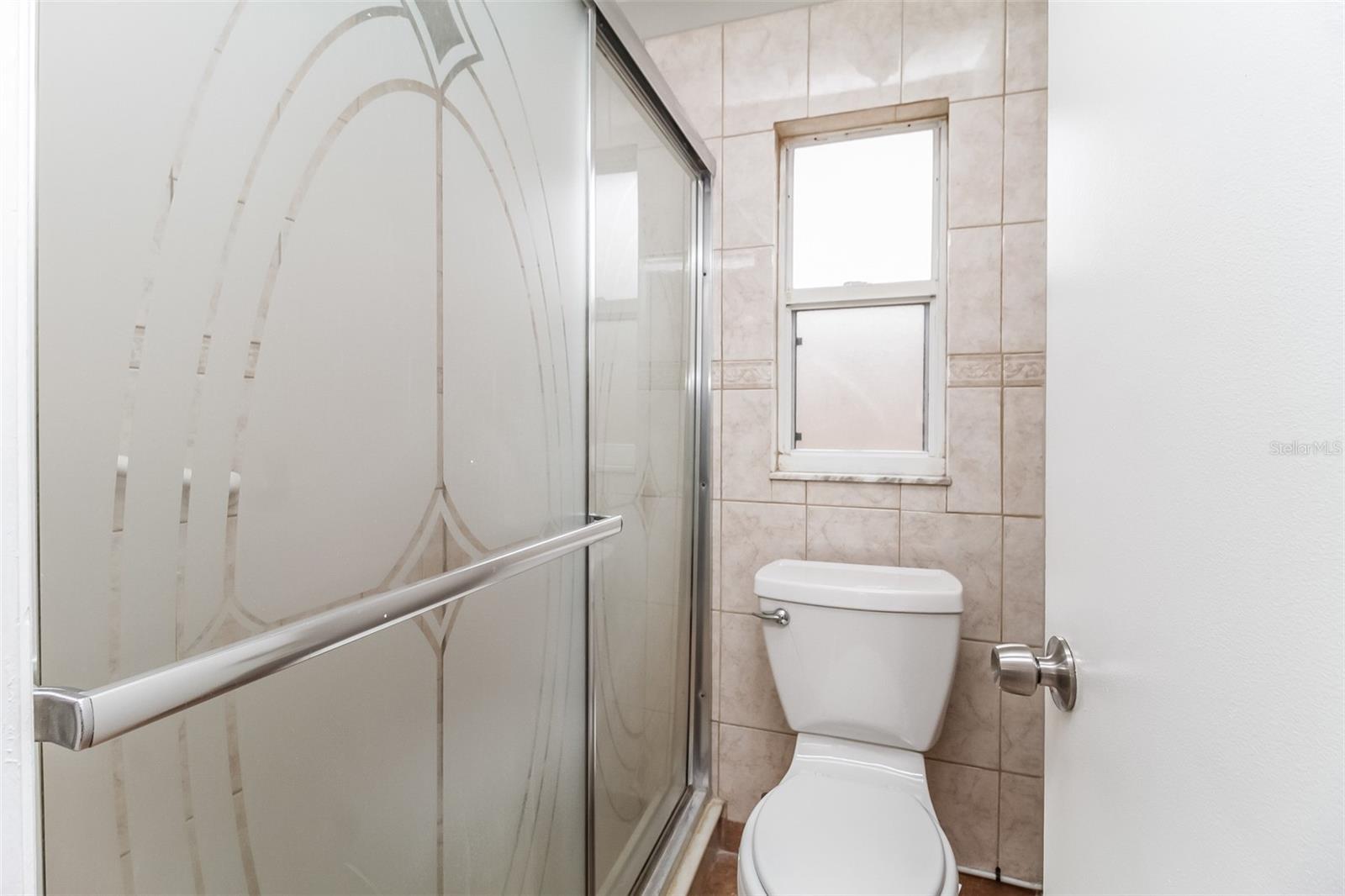 Image 10 of 15 For 120 Lakebreeze Circle