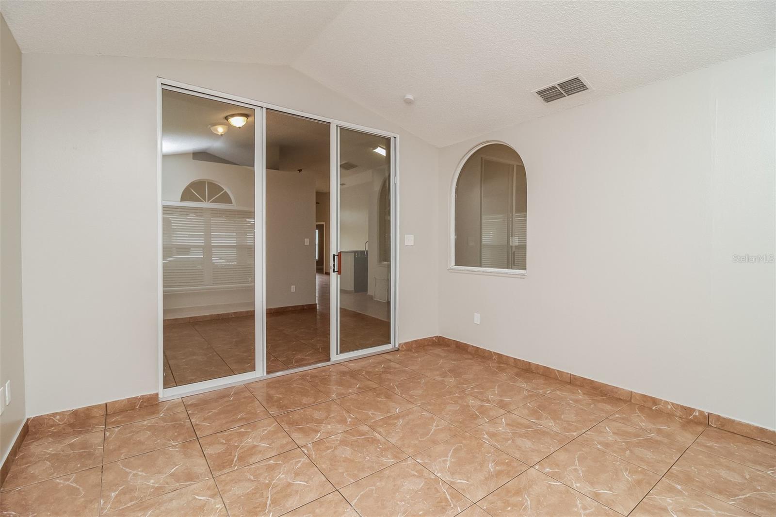 Image 11 of 15 For 120 Lakebreeze Circle