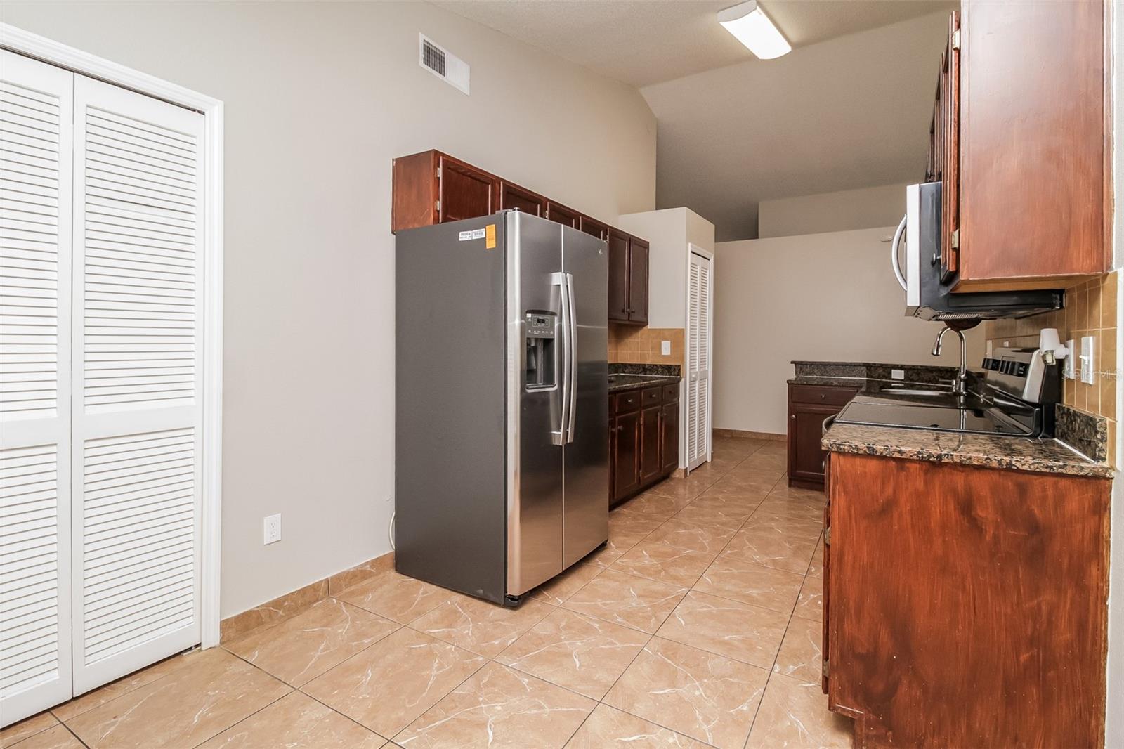 Image 6 of 15 For 120 Lakebreeze Circle