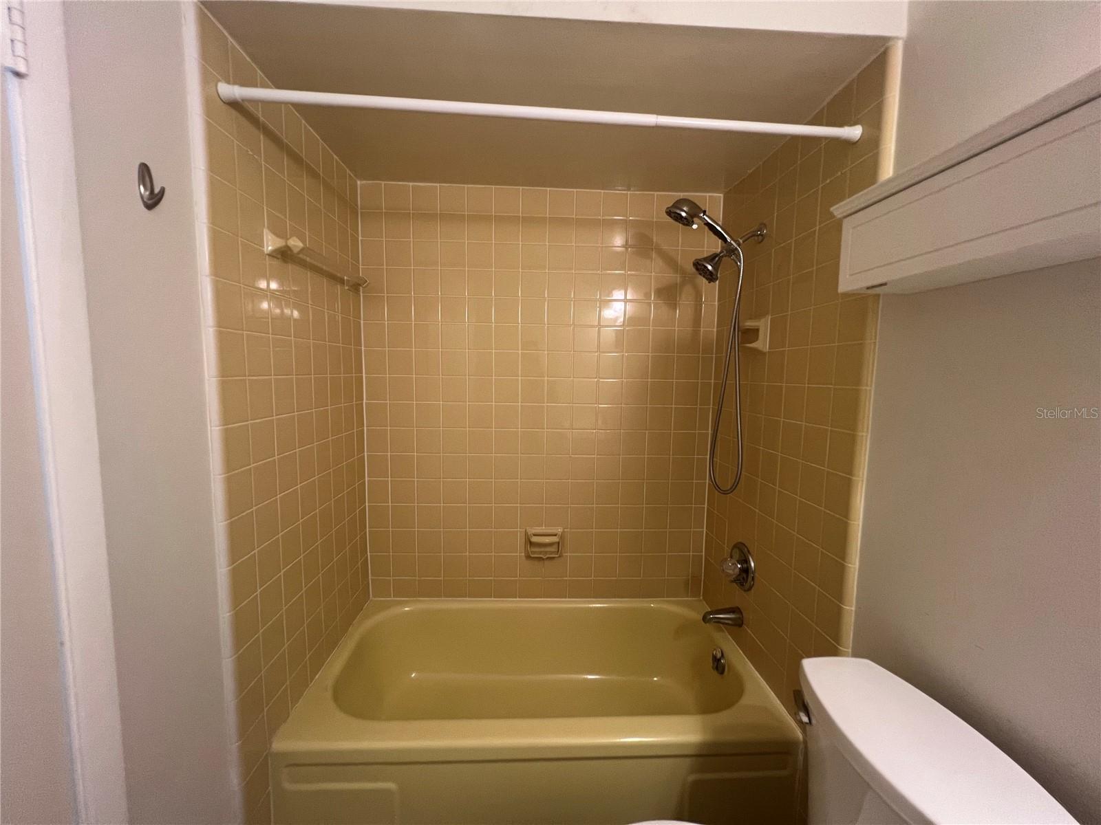 Image 18 of 36 For 110 Sinclair Street Se