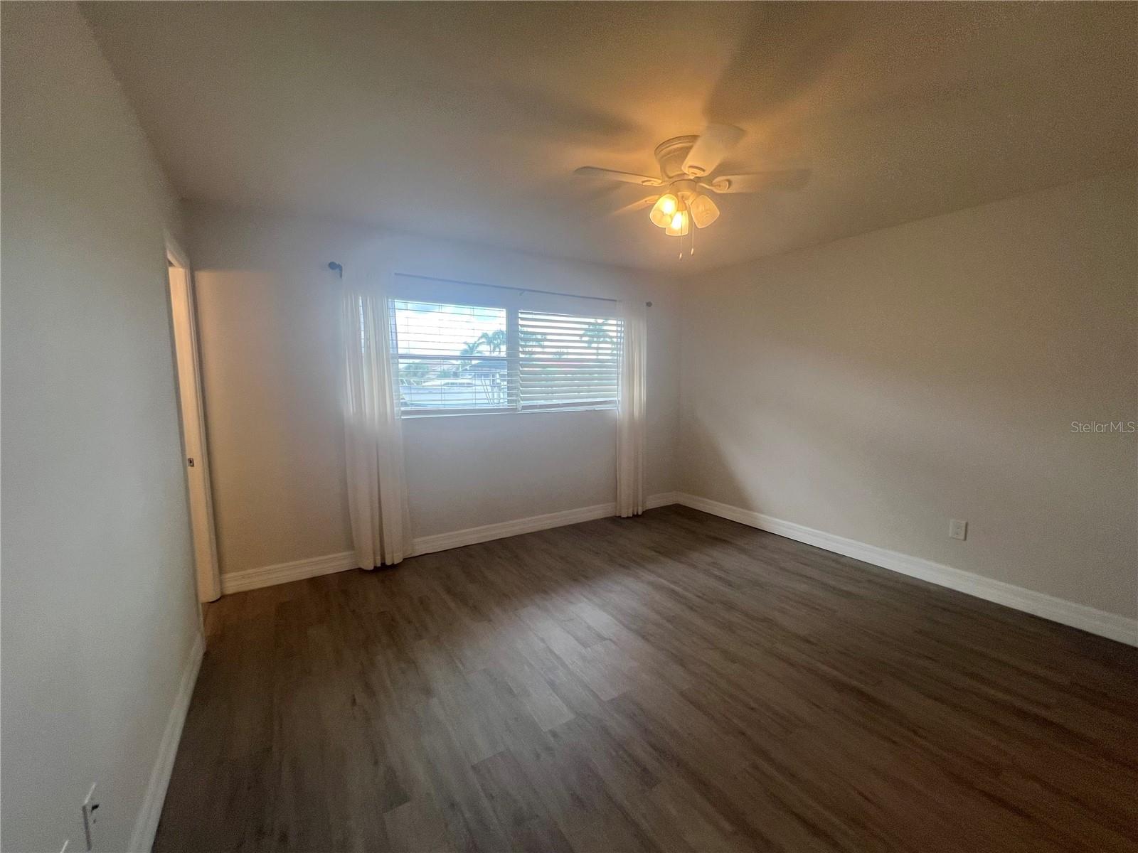 Image 19 of 36 For 110 Sinclair Street Se