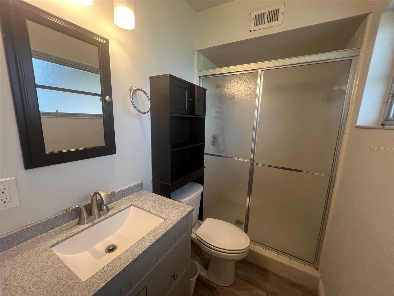 Image 22 of 36 For 110 Sinclair Street Se