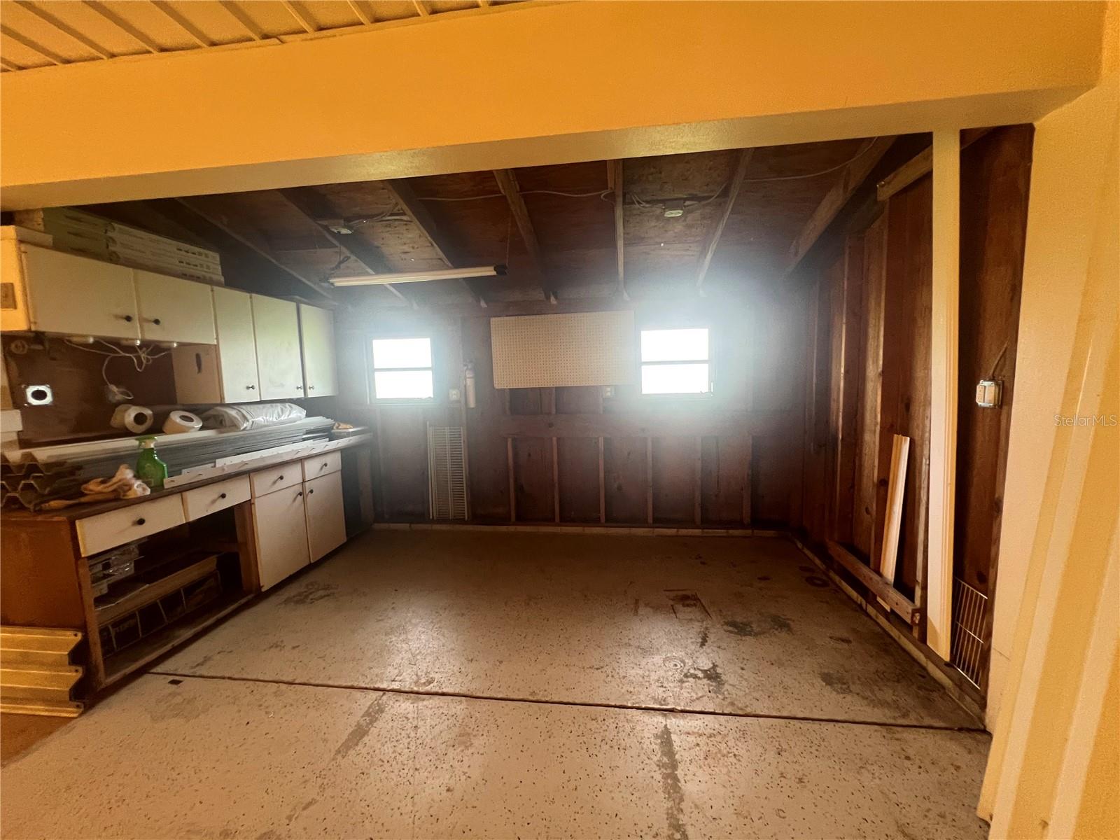 Image 29 of 36 For 110 Sinclair Street Se