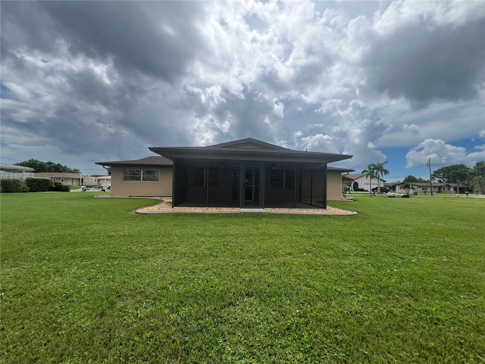 Image 36 of 36 For 110 Sinclair Street Se