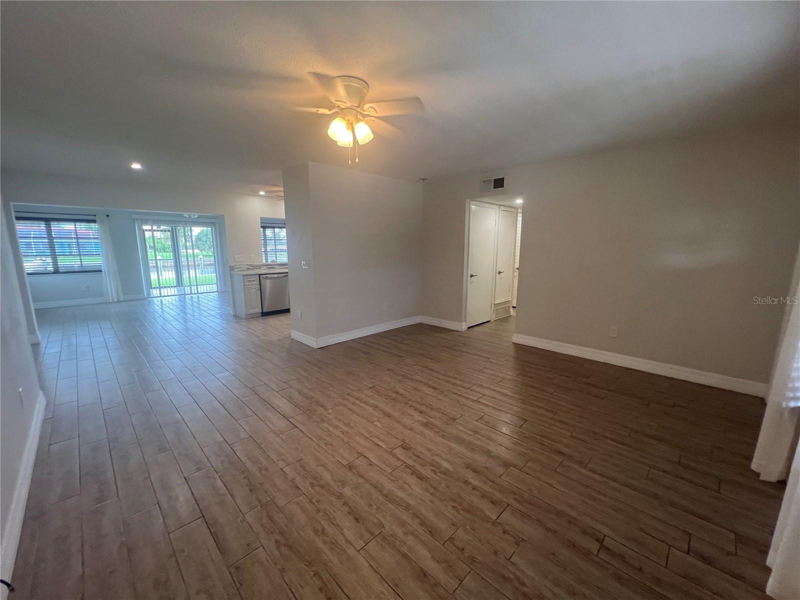 Image 4 of 36 For 110 Sinclair Street Se