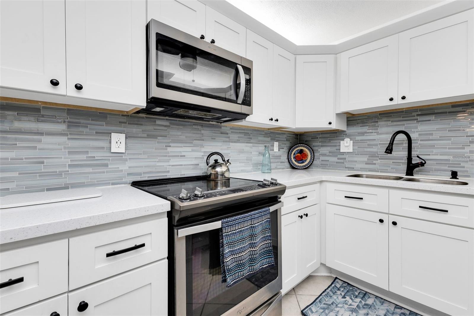 Image 10 of 88 For 25188 Marion Avenue A207