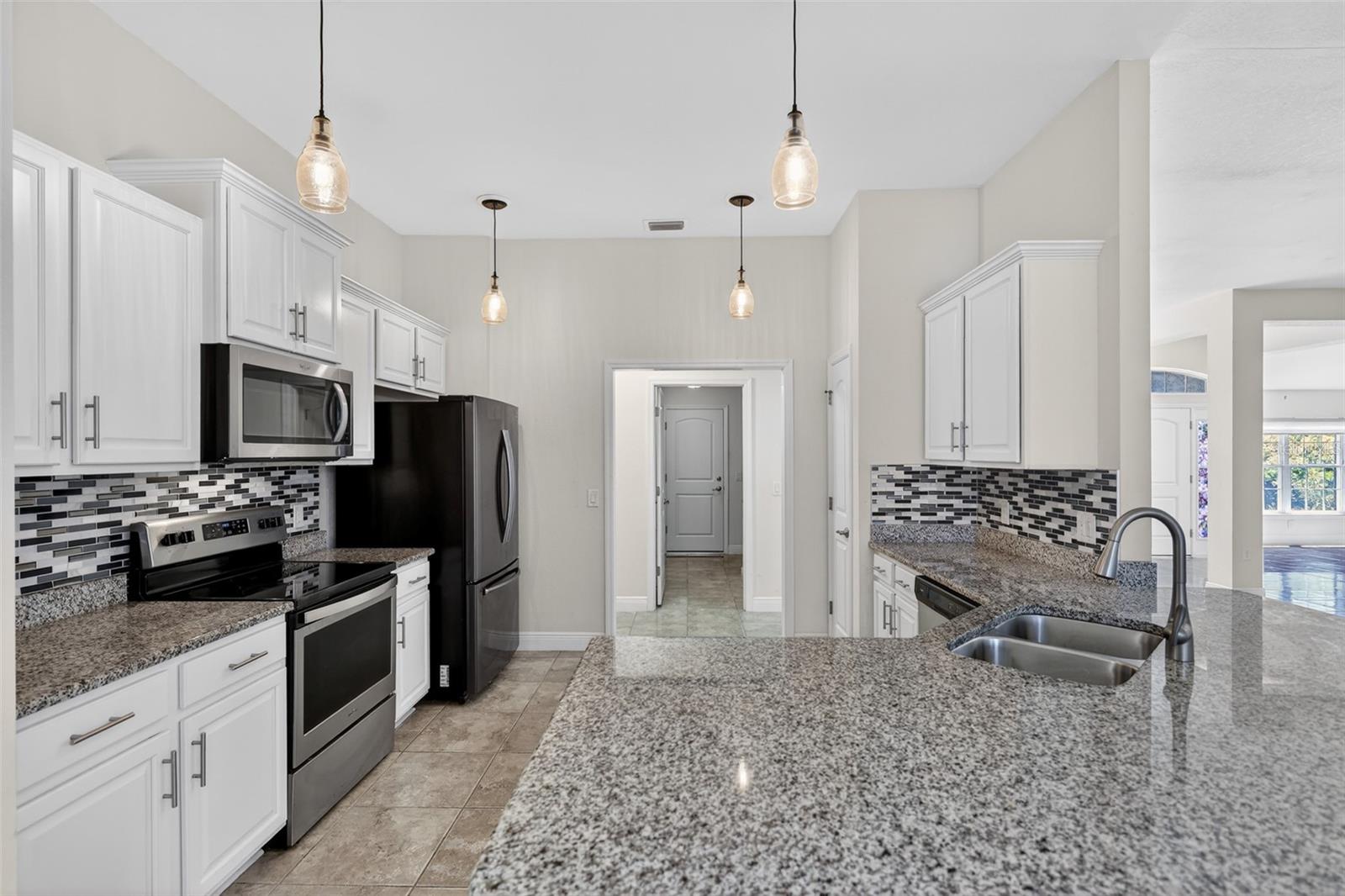 Image 11 of 39 For 501 San Cristobal Avenue