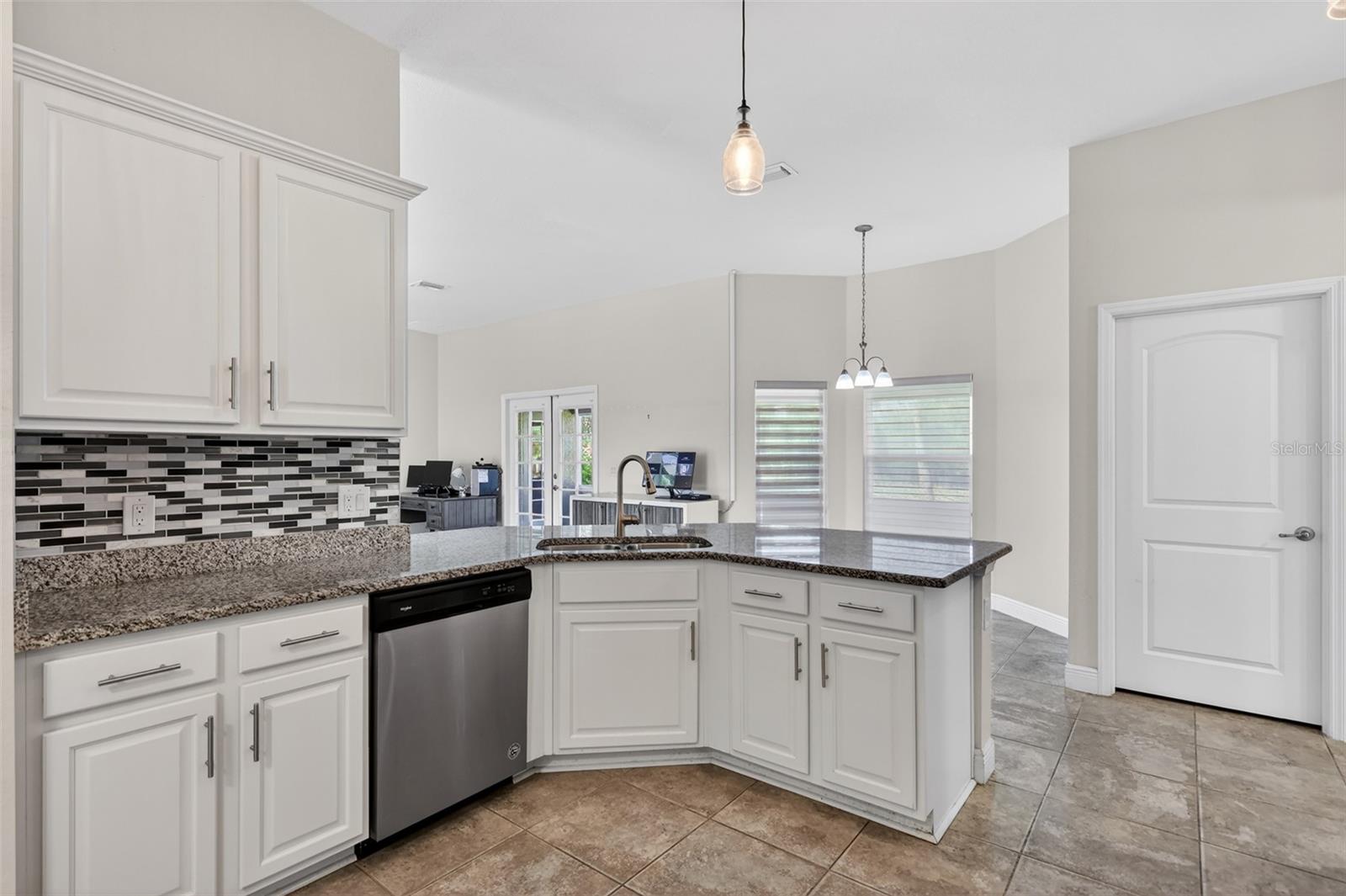 Image 12 of 39 For 501 San Cristobal Avenue