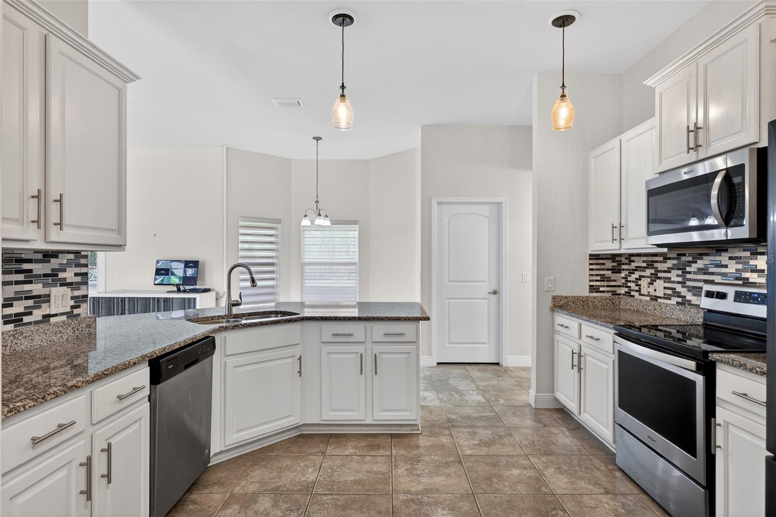 Image 13 of 39 For 501 San Cristobal Avenue