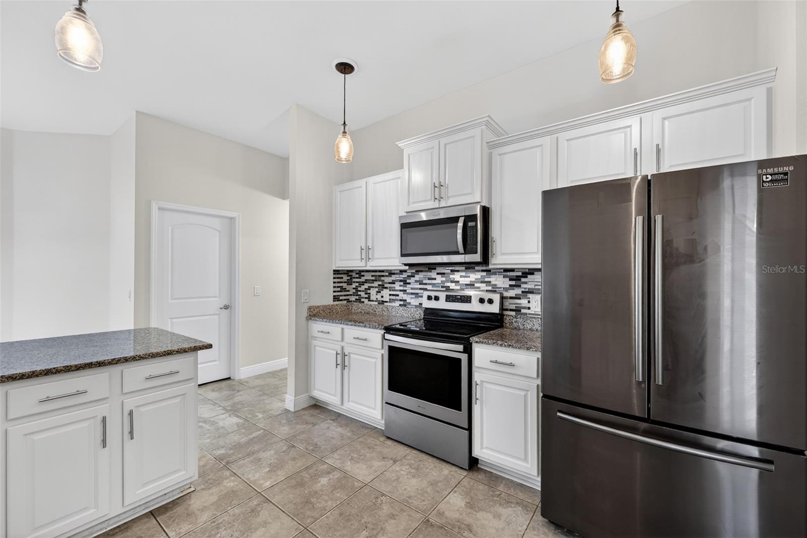 Image 14 of 39 For 501 San Cristobal Avenue