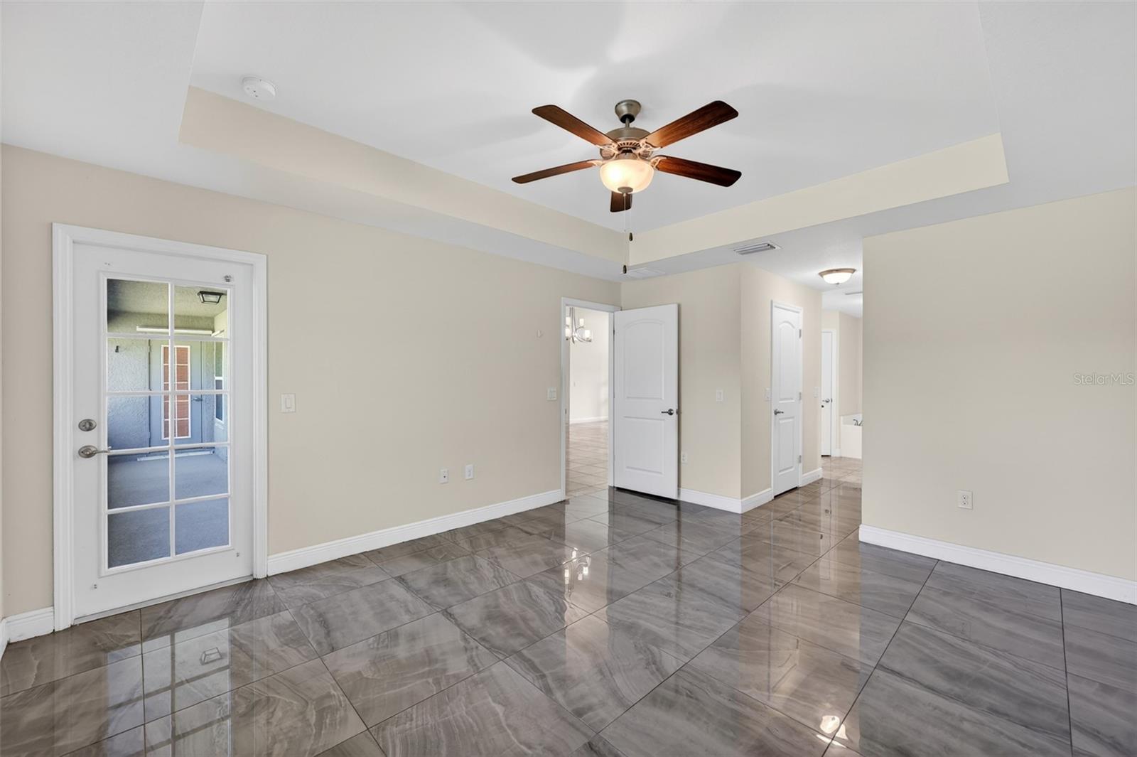 Image 18 of 39 For 501 San Cristobal Avenue