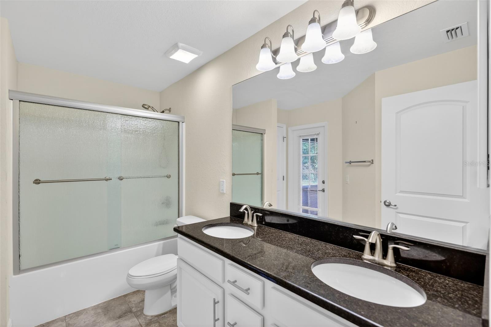 Image 25 of 39 For 501 San Cristobal Avenue