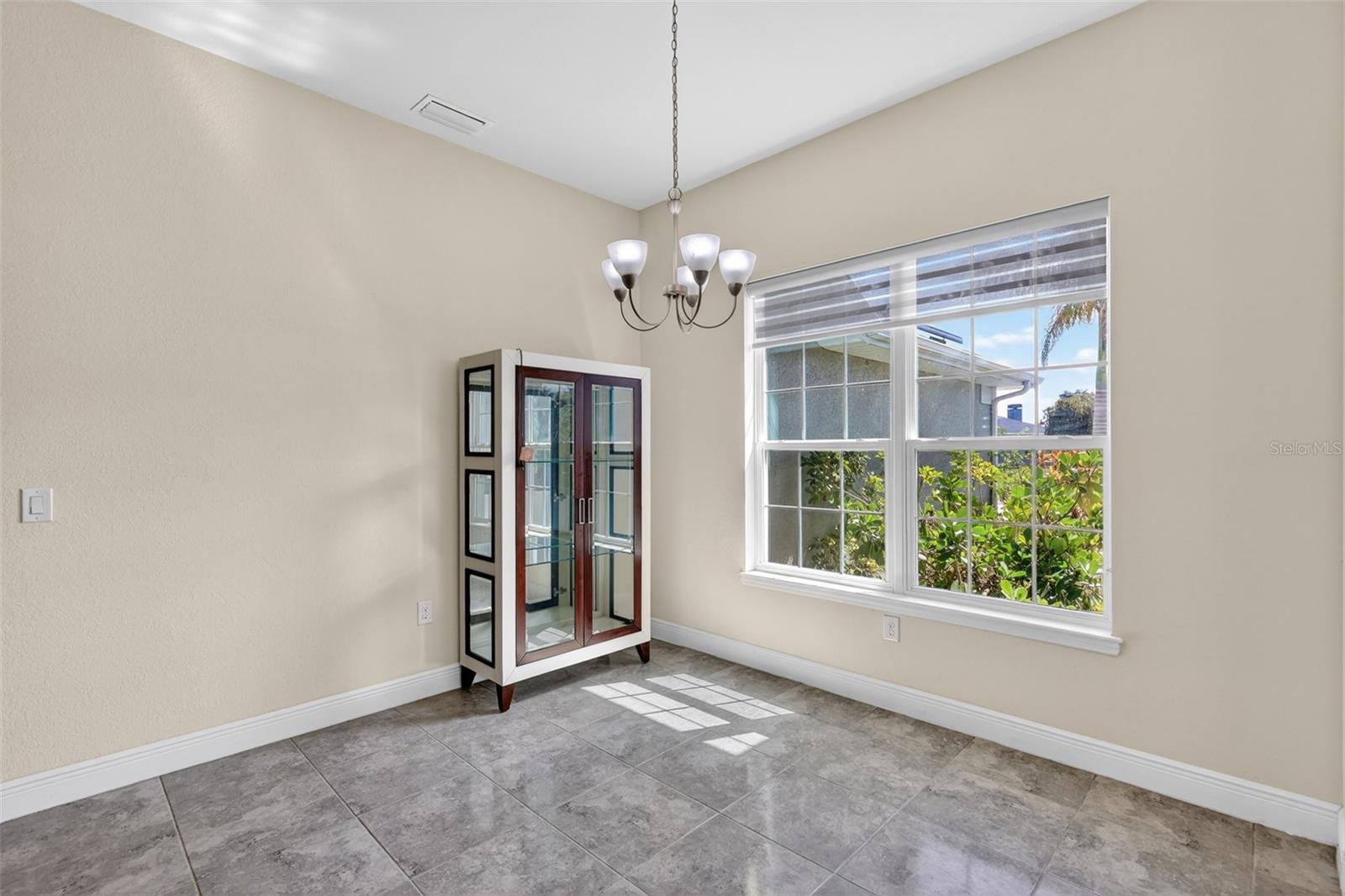 Image 4 of 39 For 501 San Cristobal Avenue