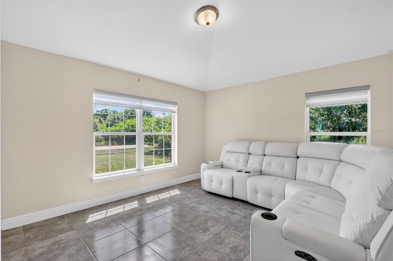 Image 6 of 39 For 501 San Cristobal Avenue