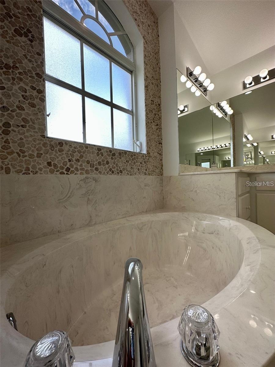 Image 23 of 34 For 2169 Onondaga Lane