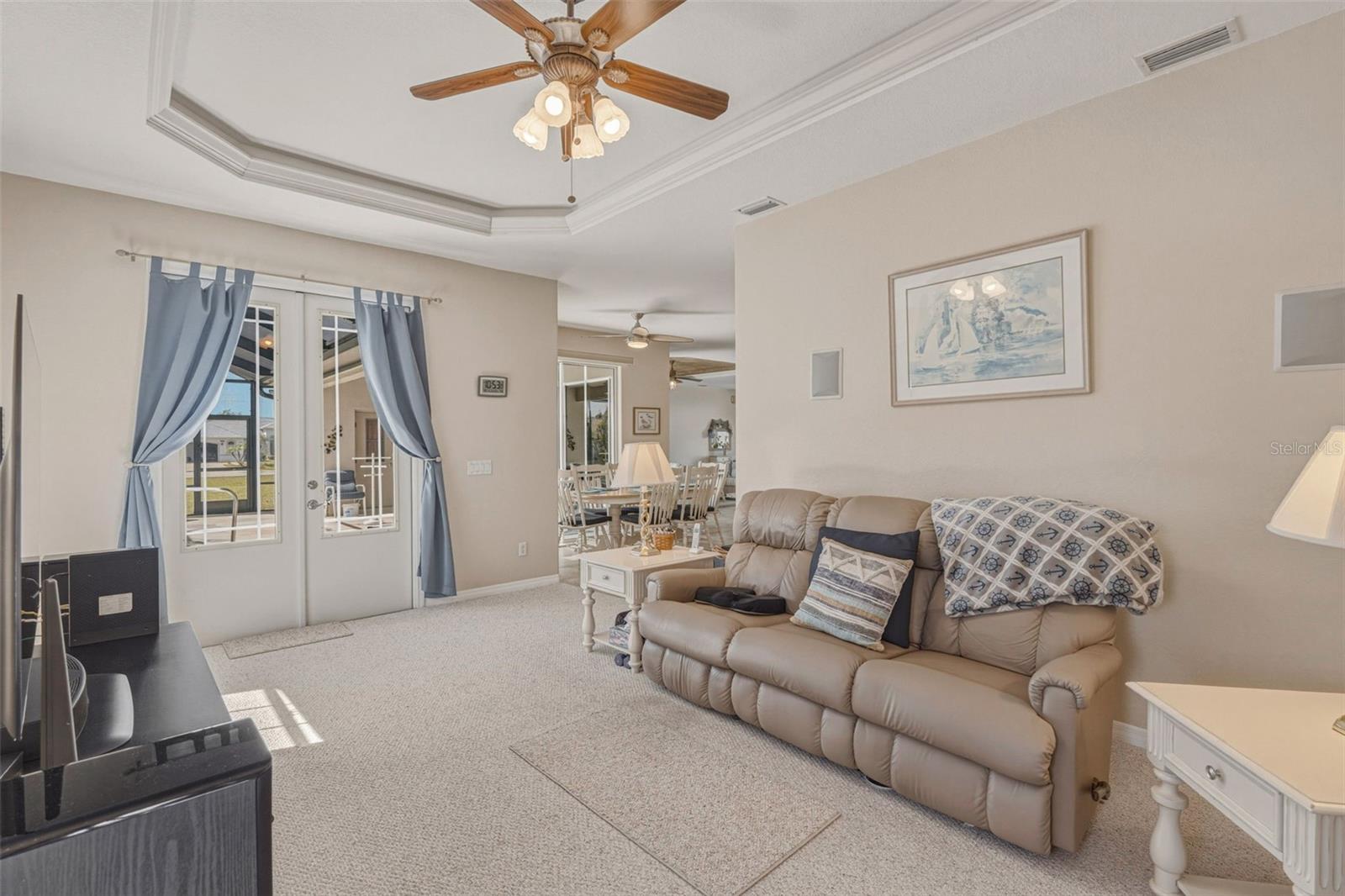 Image 17 of 41 For 9452 Nastrand Circle