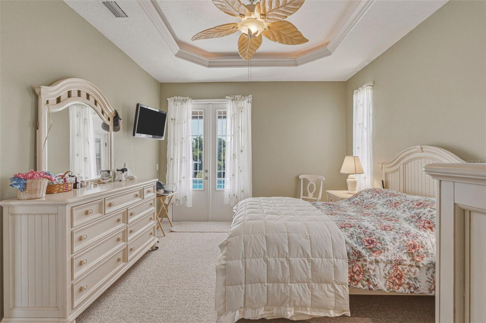 Image 19 of 41 For 9452 Nastrand Circle