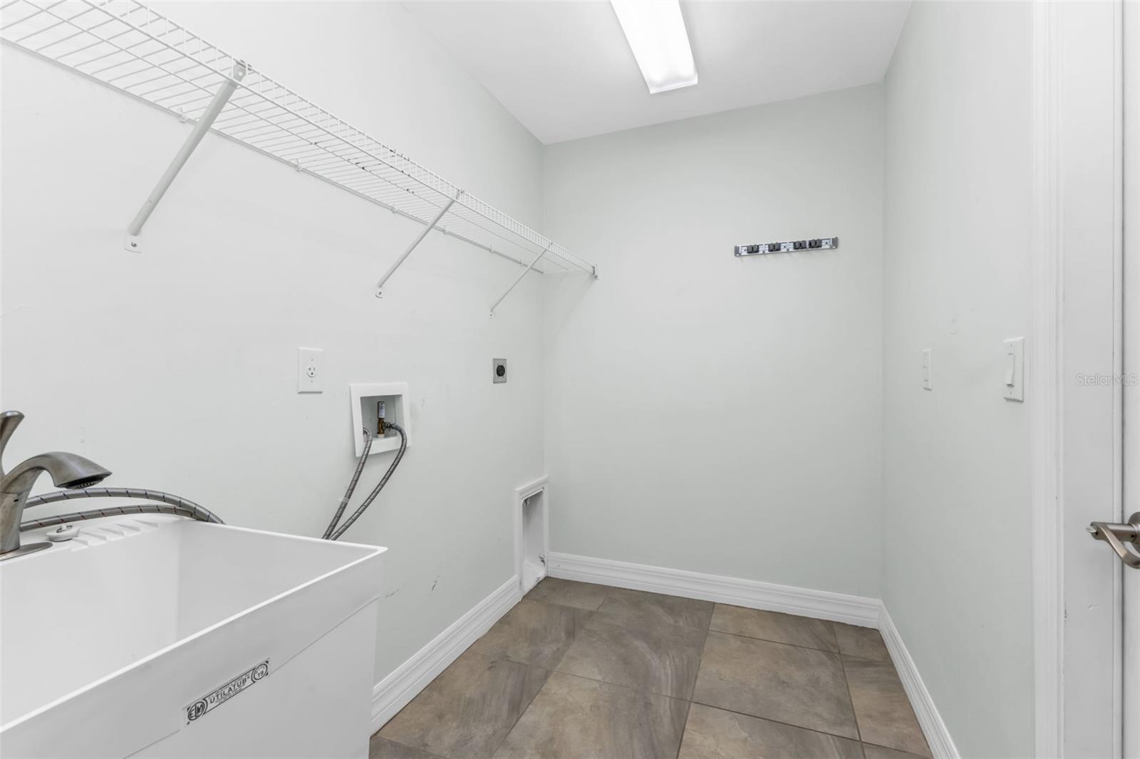 Image 26 of 28 For 27375 Pasto Drive