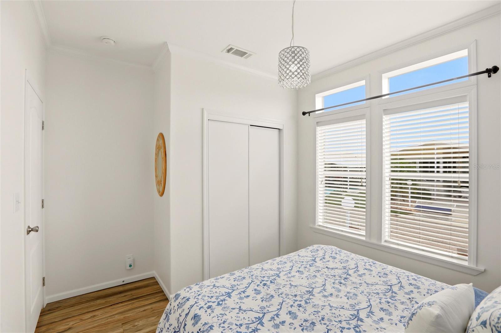 Image 17 of 49 For 701 Aqui Esta Drive 218