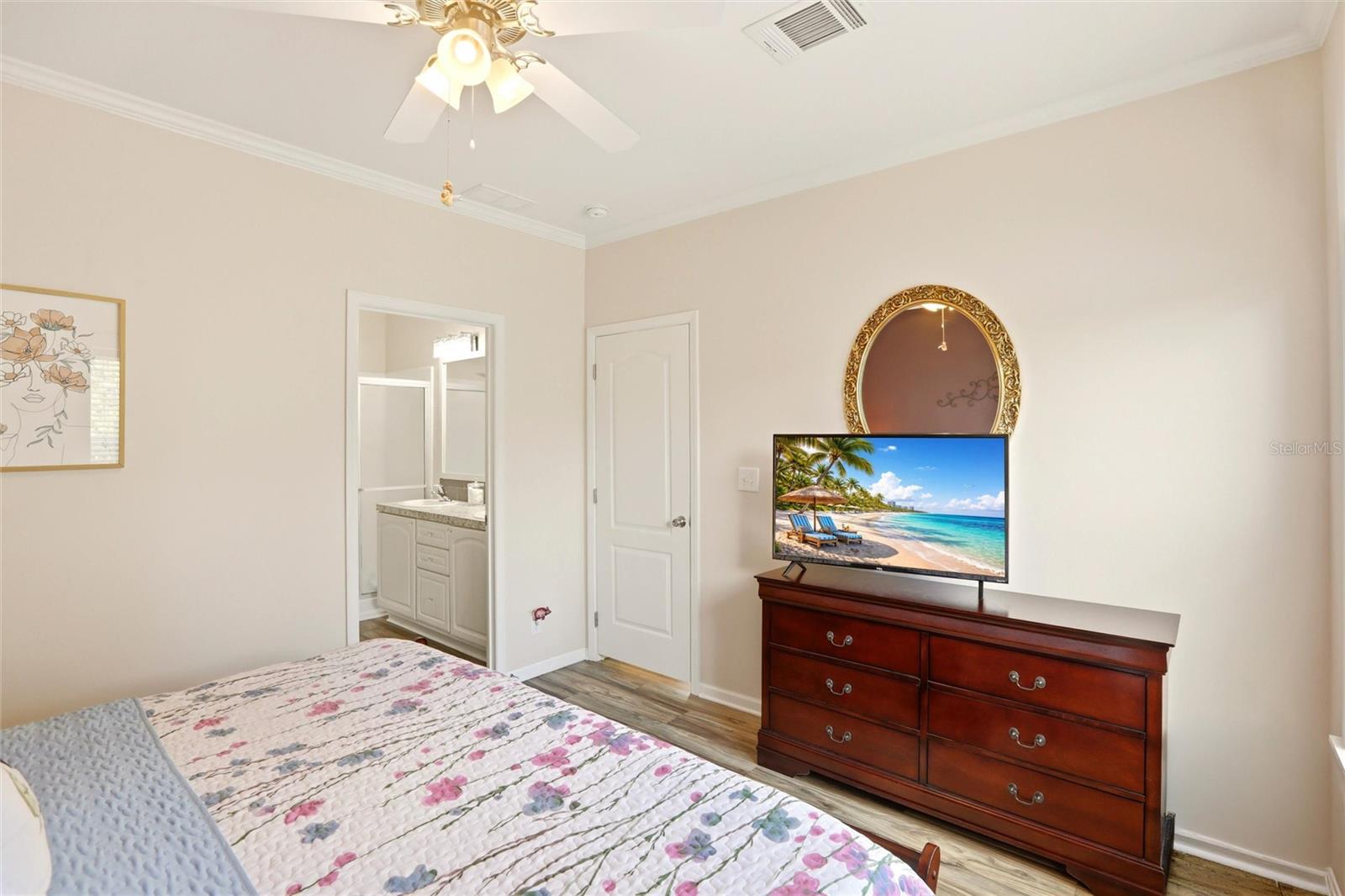 Image 20 of 49 For 701 Aqui Esta Drive 218