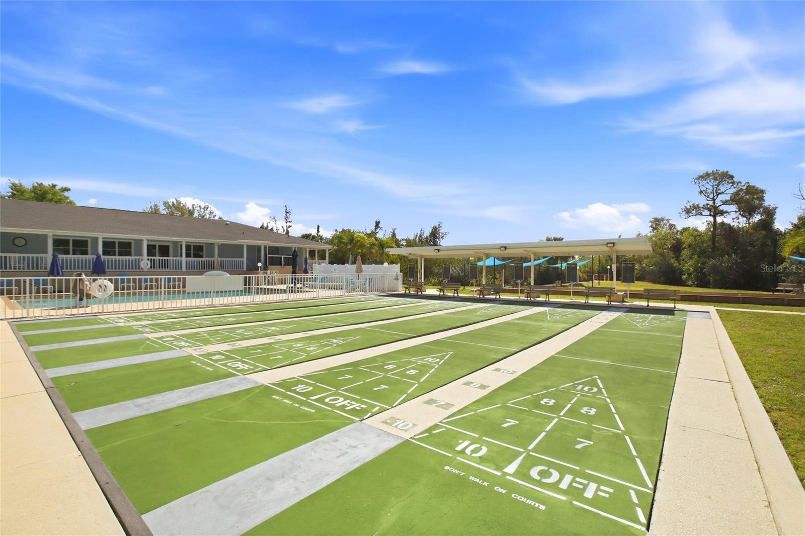 Image 42 of 49 For 701 Aqui Esta Drive 218