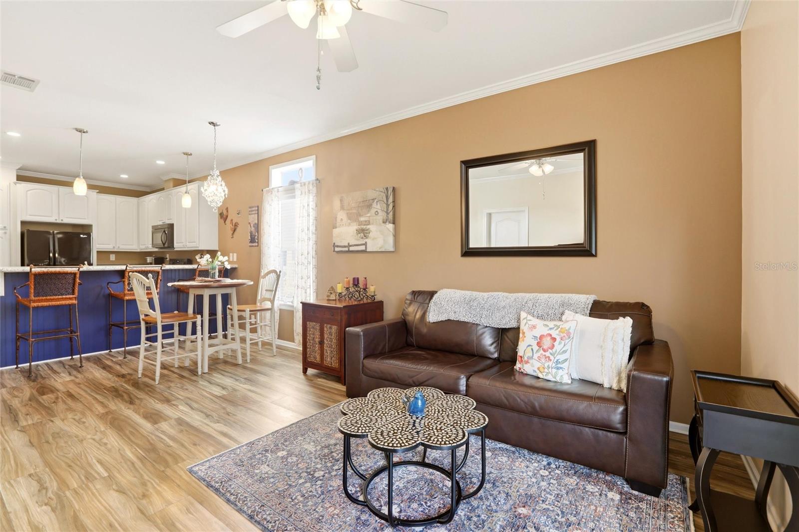 Image 5 of 49 For 701 Aqui Esta Drive 218