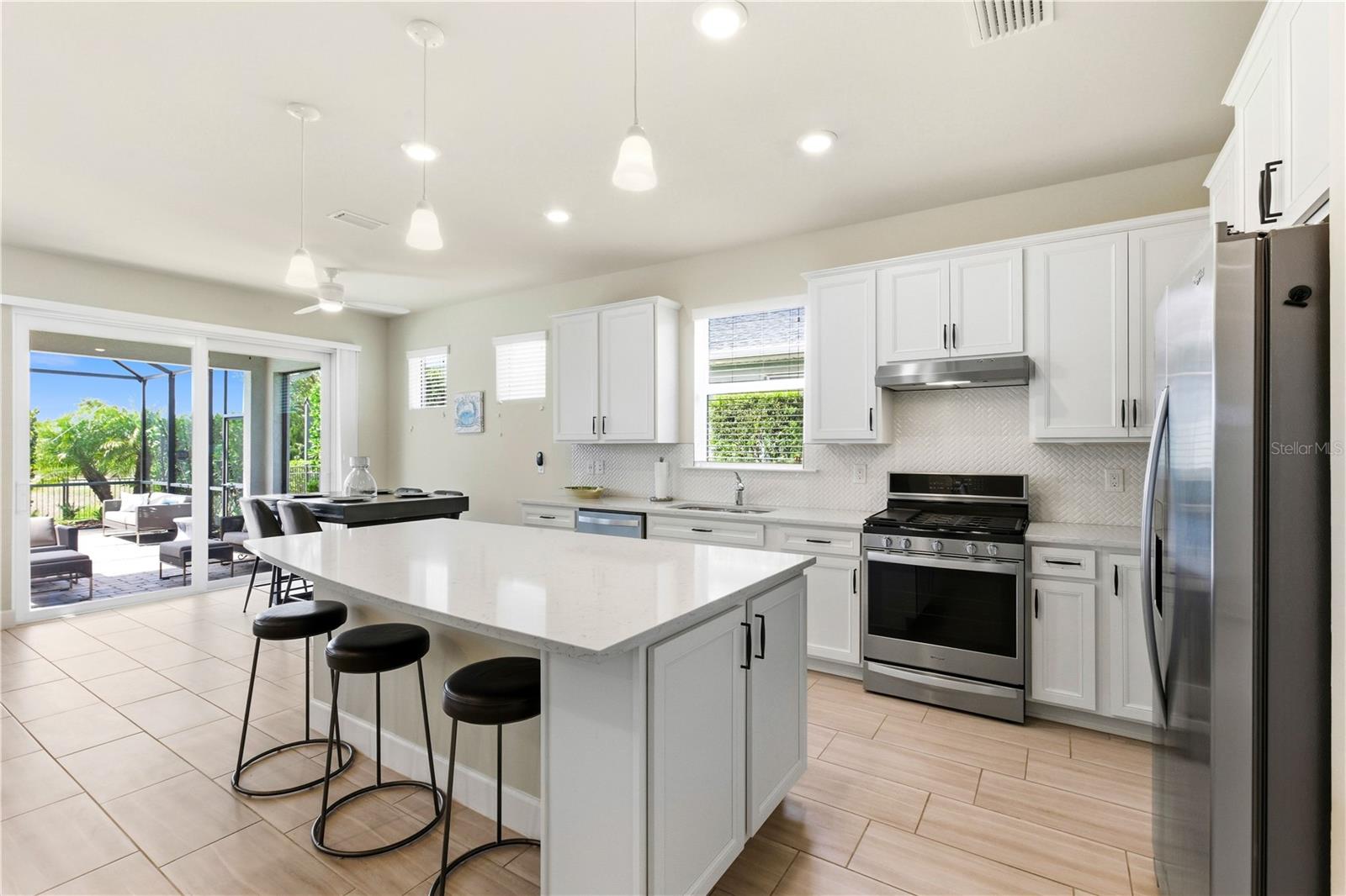 Image 15 of 59 For 17728 Silverspur Drive