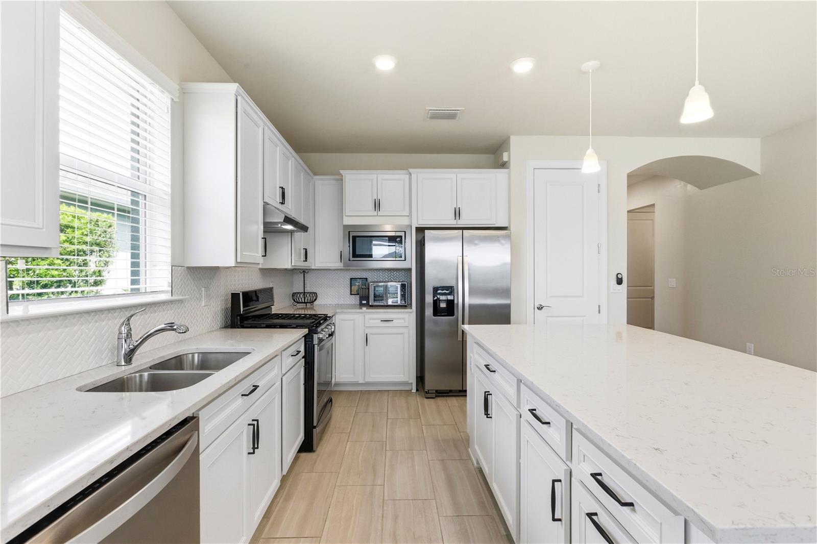 Image 19 of 59 For 17728 Silverspur Drive