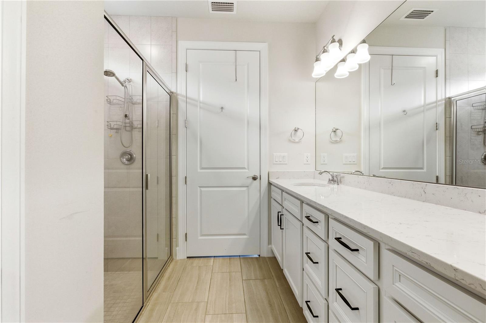 Image 31 of 59 For 17728 Silverspur Drive