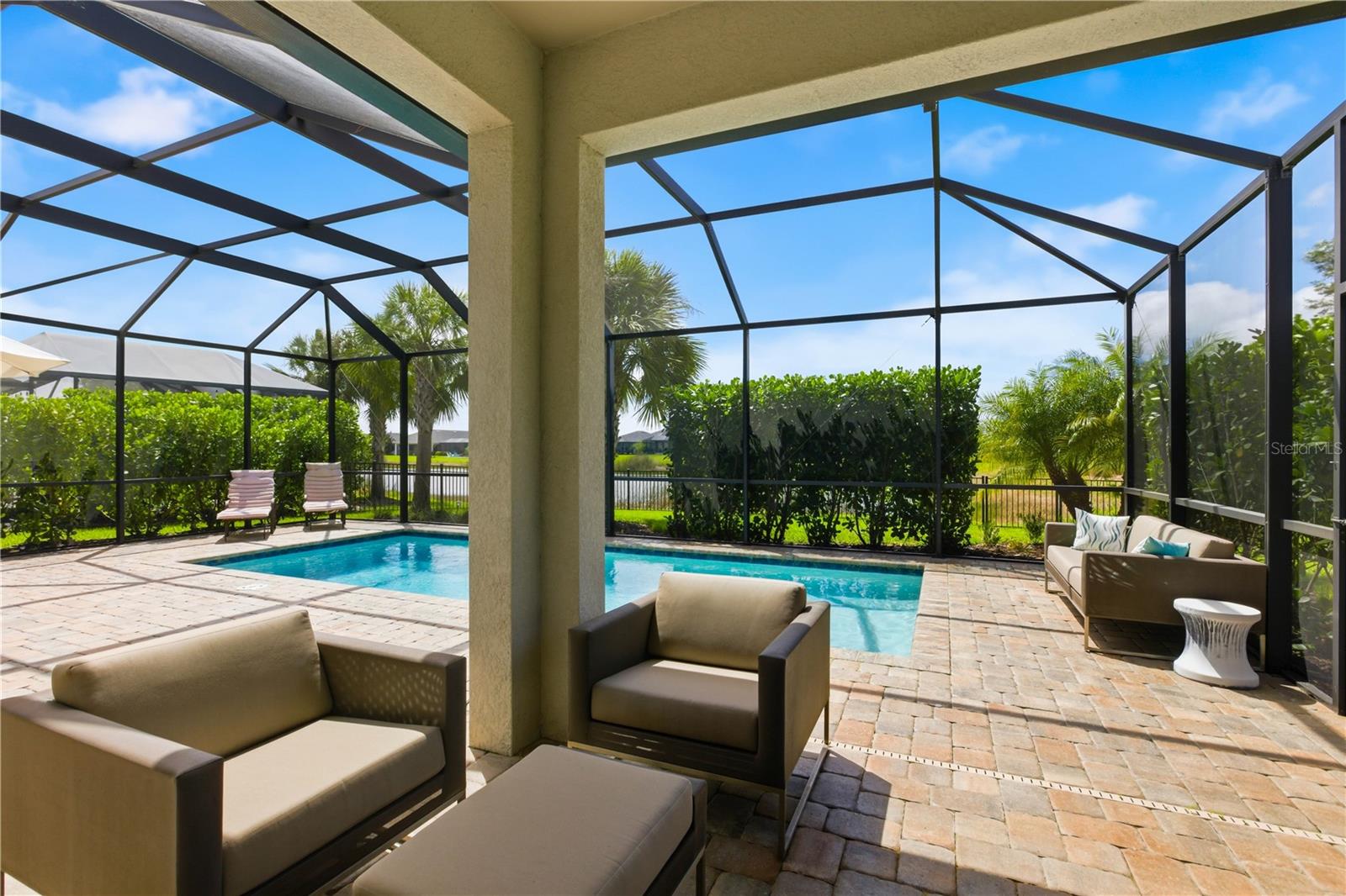 Image 34 of 59 For 17728 Silverspur Drive