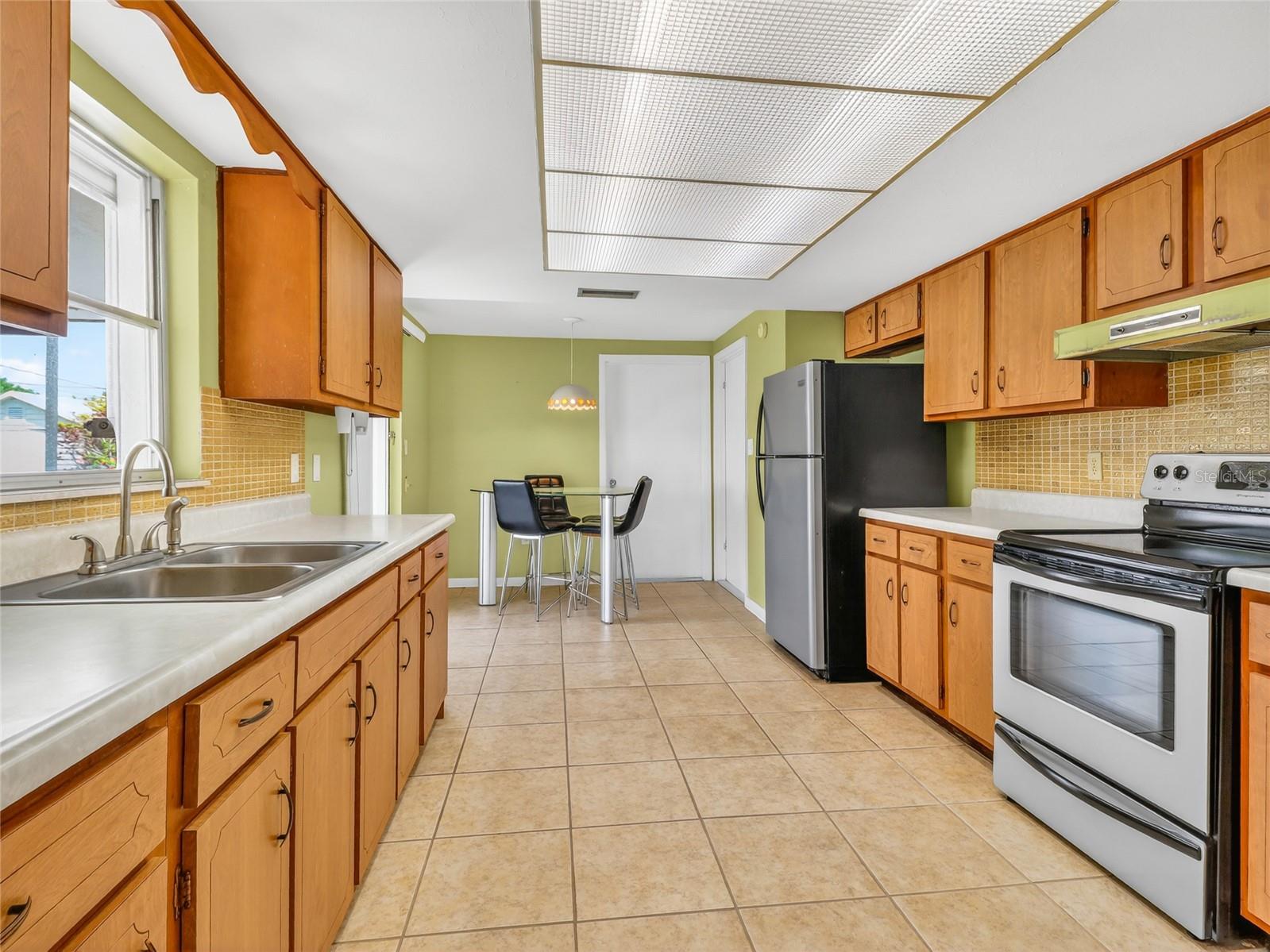 Image 4 of 29 For 3513 Harbor Boulevard