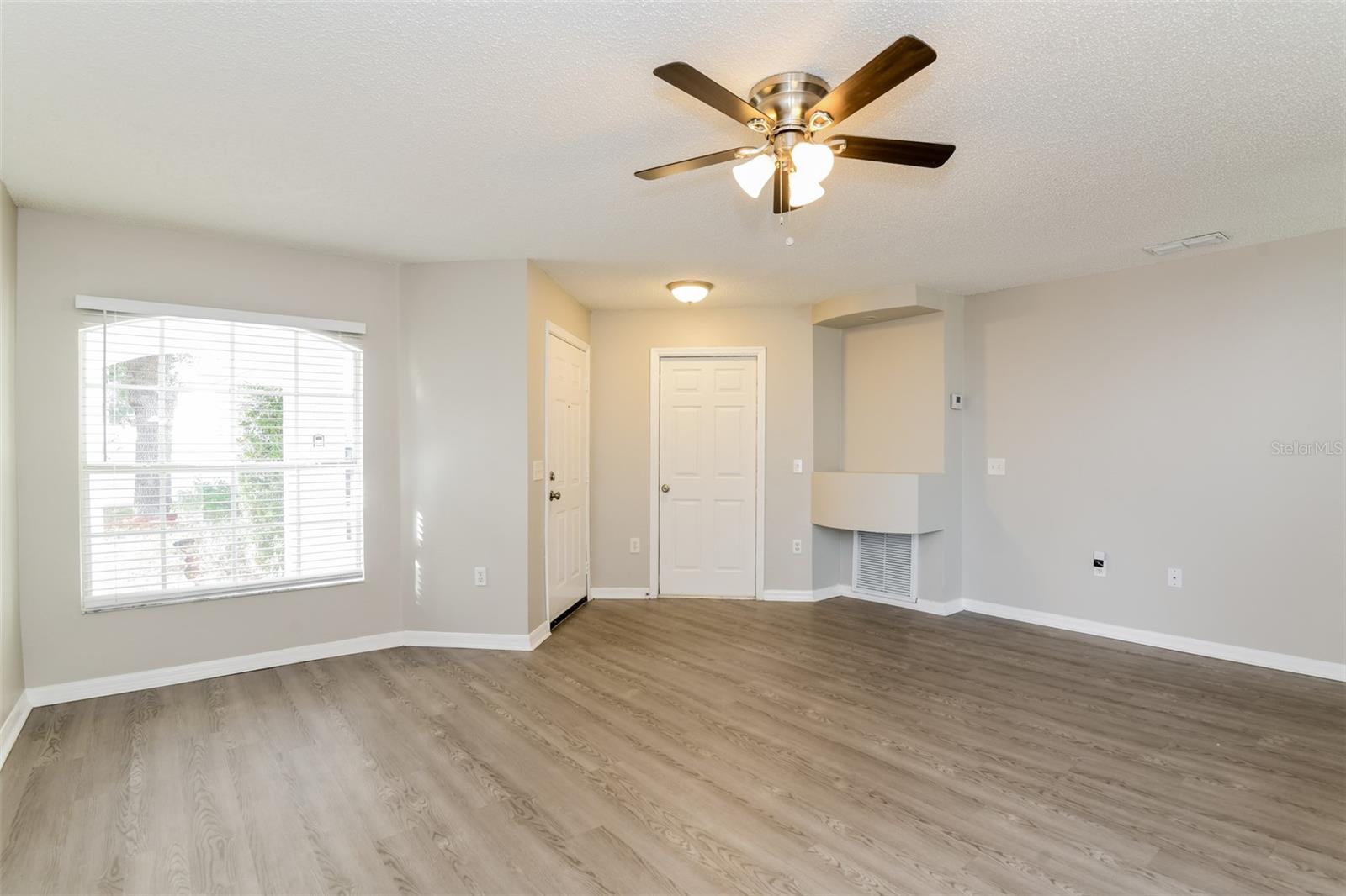 Image 4 of 15 For 540 Royal Ridge Drive