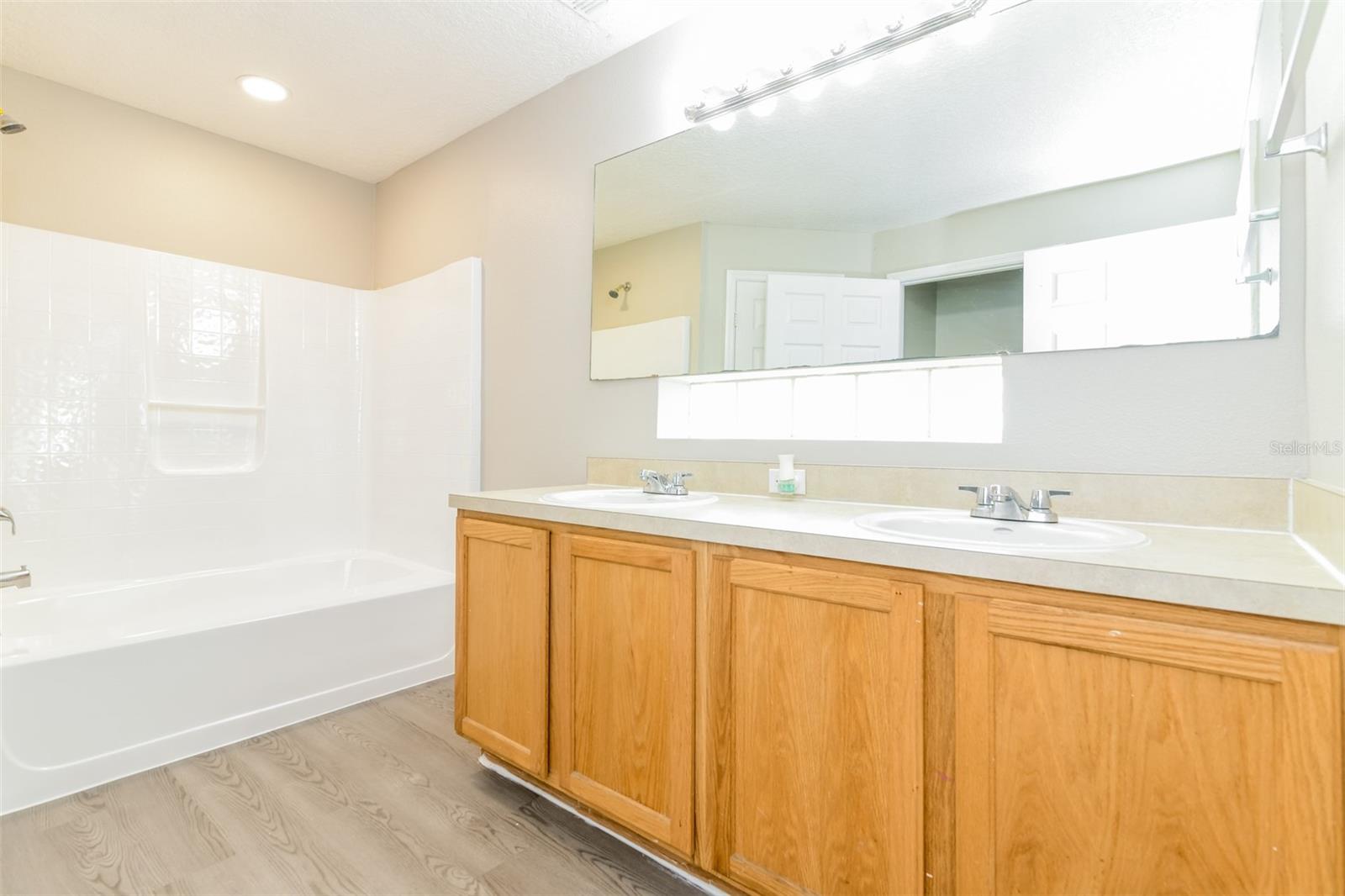 Image 8 of 15 For 540 Royal Ridge Drive