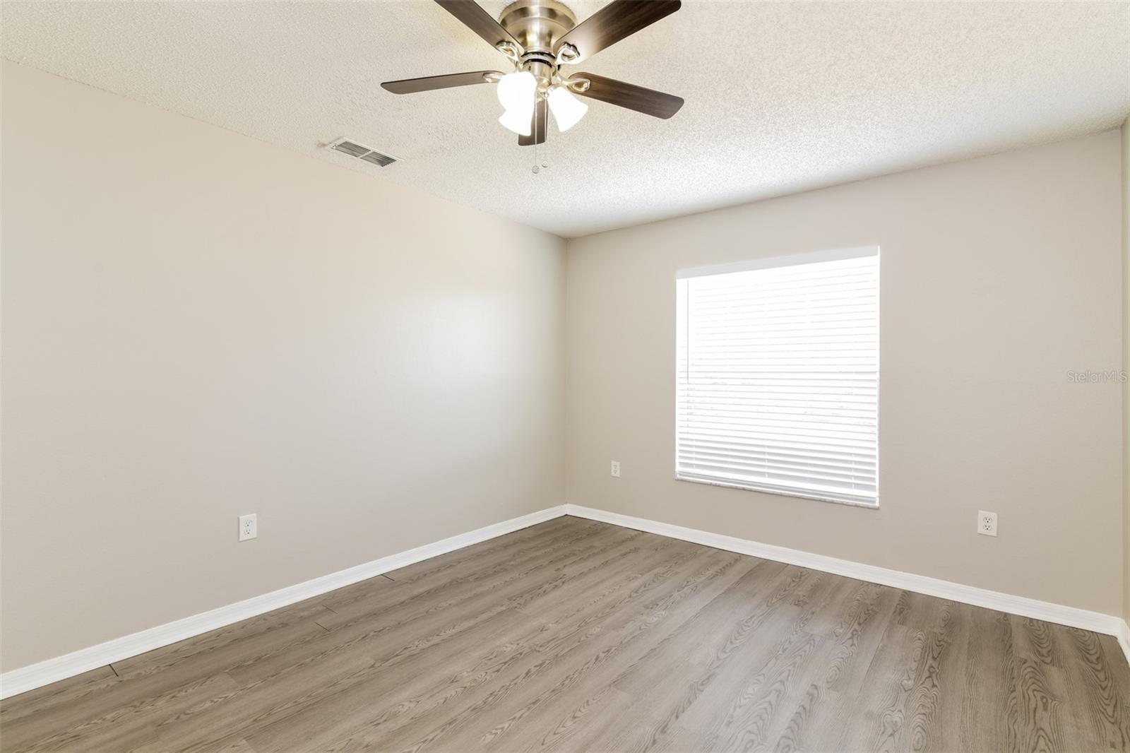 Image 9 of 15 For 540 Royal Ridge Drive