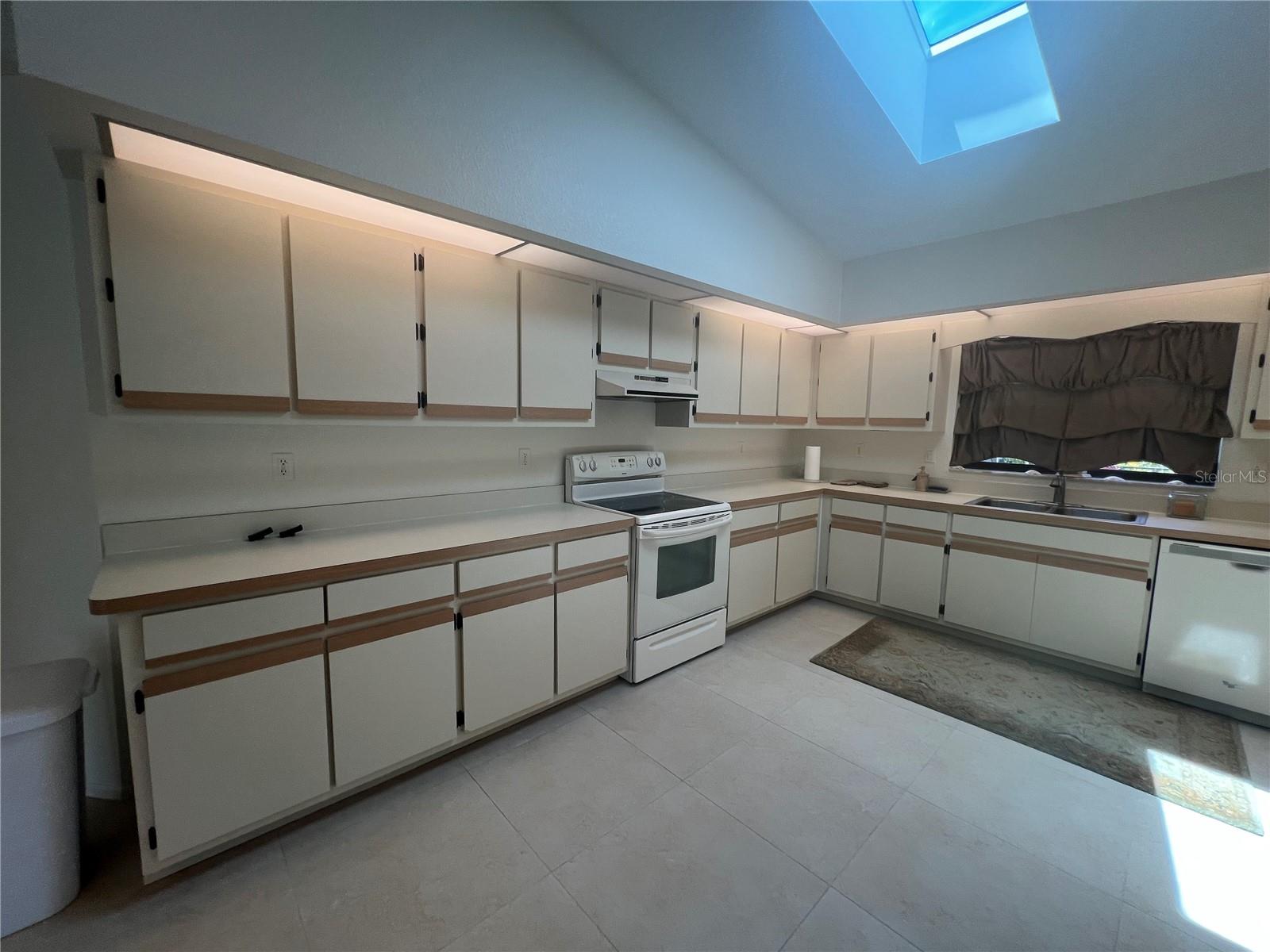 Image 10 of 45 For 21212 Burkhart Drive