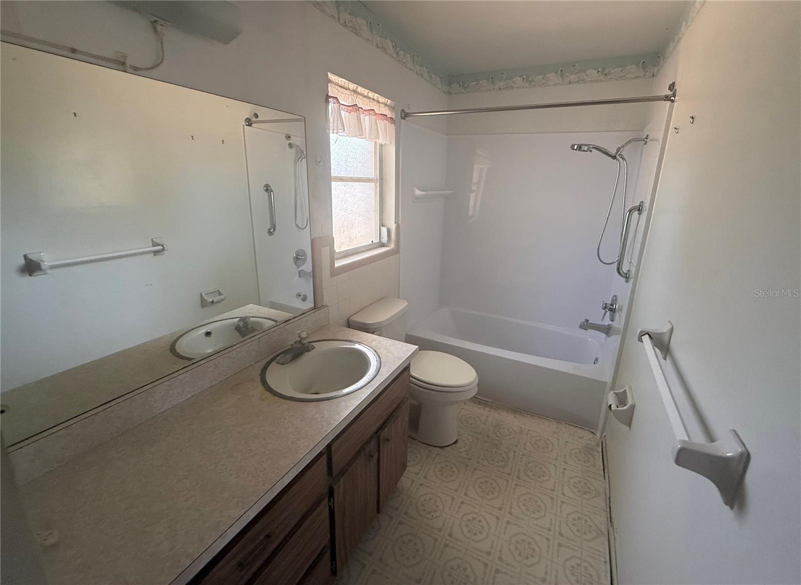 Image 10 of 17 For 1456 Royal Road