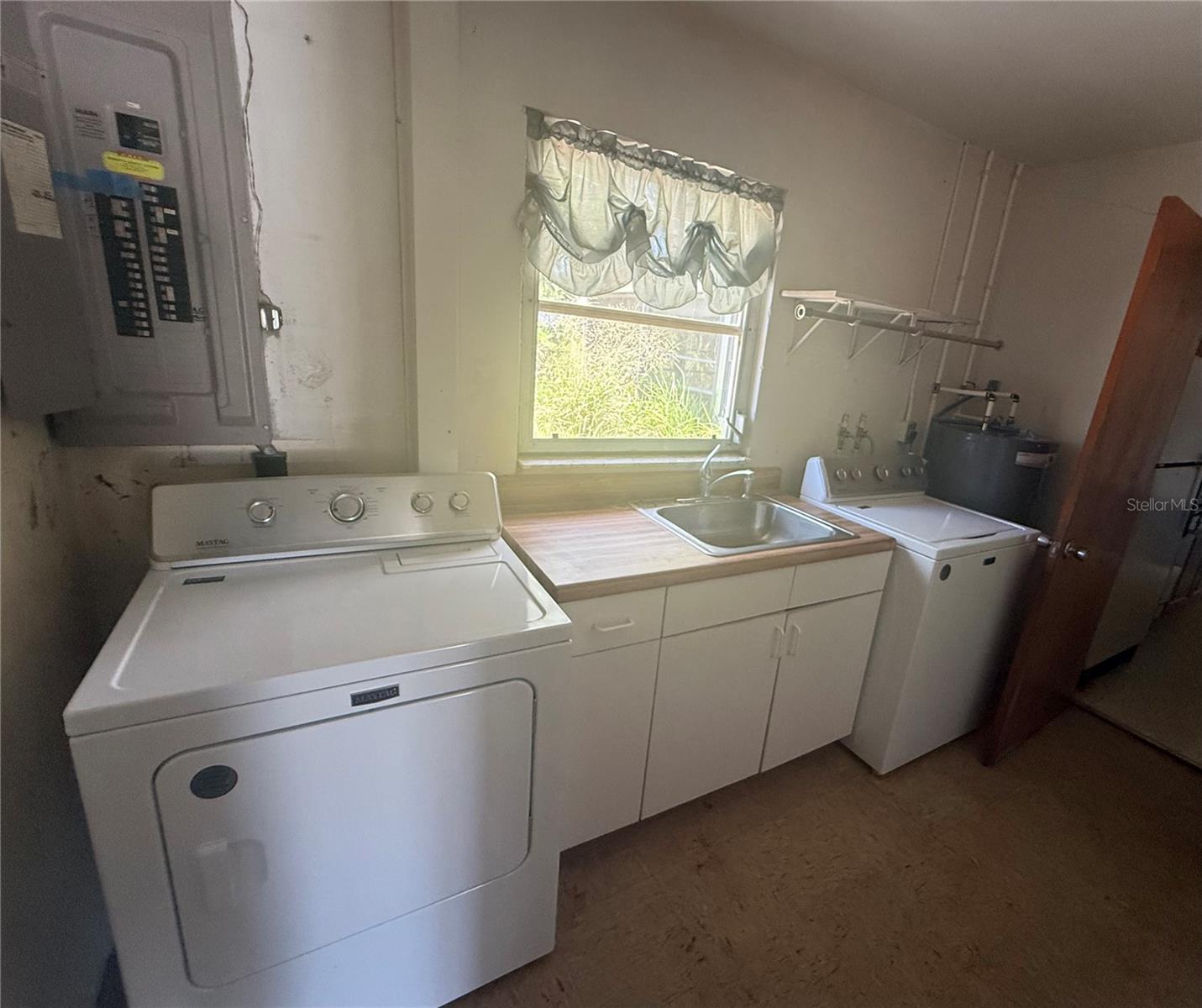 Image 14 of 17 For 1456 Royal Road