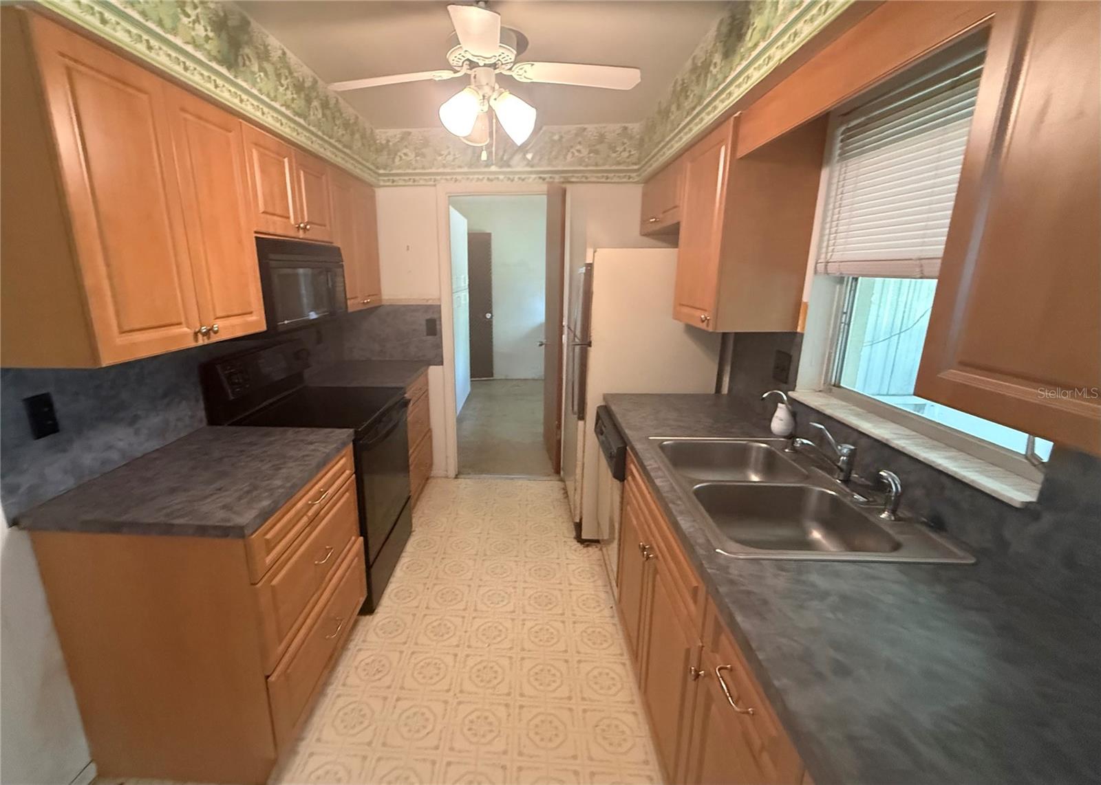 Image 5 of 17 For 1456 Royal Road